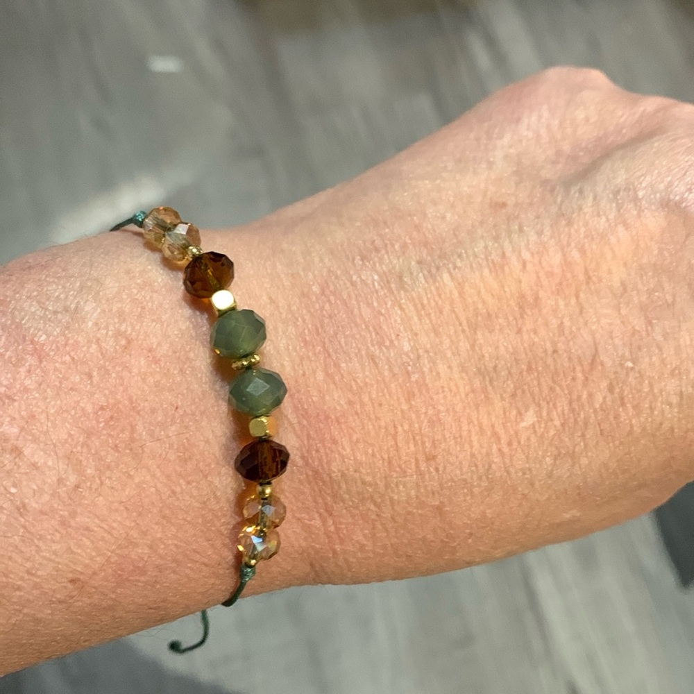 Beautiful bracelet, adjustable size